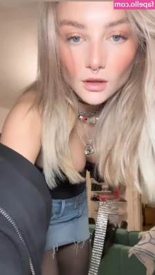 Julia Wulf [ julia-wulf ] - Calling all booty lovers
