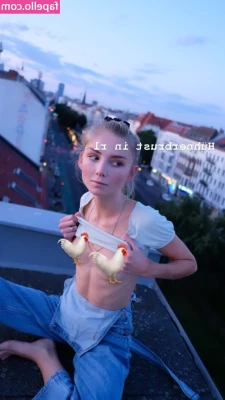 Julia Wulf [ julia-wulf ] - FULL FILM  FILM193  Sam sucks Gabe  Sam comes to Sydney and catches