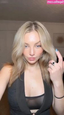 Julia Wulf [ julia-wulf ] - Daddy s back bitches  Bow down    femdom findom femalesupremacy