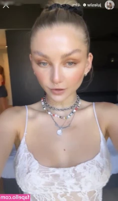 Julia Wulf [ julia-wulf ] - POV  playing with myself in front of the mirror