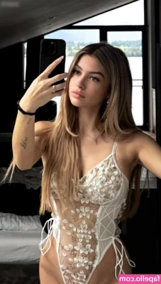 linuschka - Are you having a lazy day in bed 😏😏