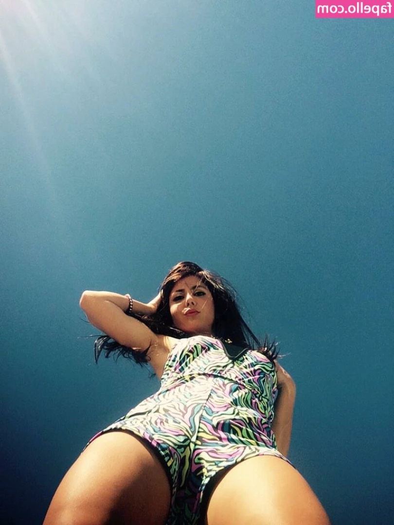 Majo Martino [ majo-martino ] - Really sick at the moment and very as I lost access to BOTH my