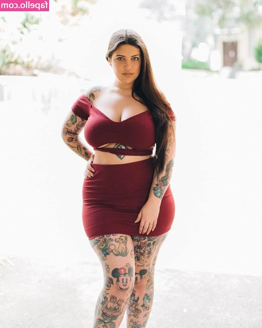Nikki Hunter [ nikki-hunter ] - I feel like a total hornball lately! All I do is think about sex