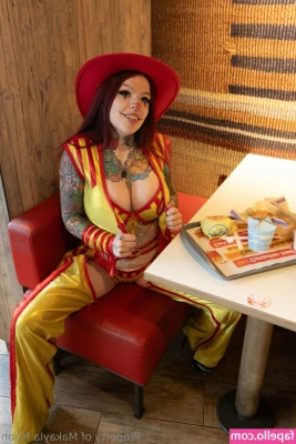 makaylamoon - wanna taste? 🍬