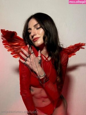 nikkajinx - 🦋 My BF leaves me with his best friend - too bad he doesn’t know