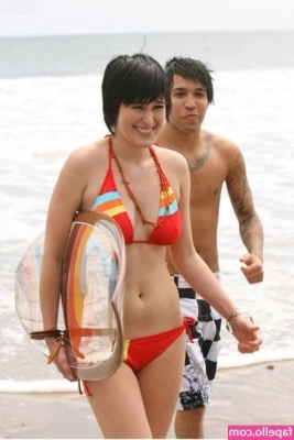 Rumer Willis [ rumer-willis ] - P SSY SPREAD VIDEOS    Then he asked me to keep spreading it and send