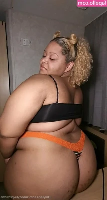 sunneyluvpreviews - doin another little live show now on