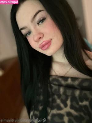 mia.pisamia [ mia-pisamia ] - This weekend - live show tomorrow night, all-new Tipsy Titplay,