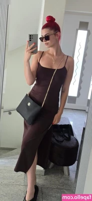 anna.gazanis [ anna-gazanis ] - Back shots