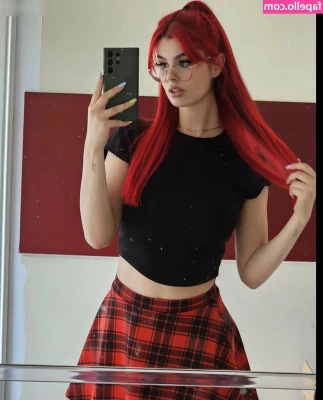 anna.gazanis [ anna-gazanis ] - French toes