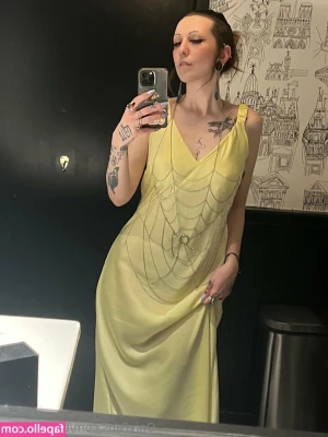 taydertoxic - I bet you wanna shoot your load on my pussy too?