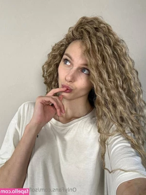 sofiaaaparker - Thinking sexual thoughts 💭