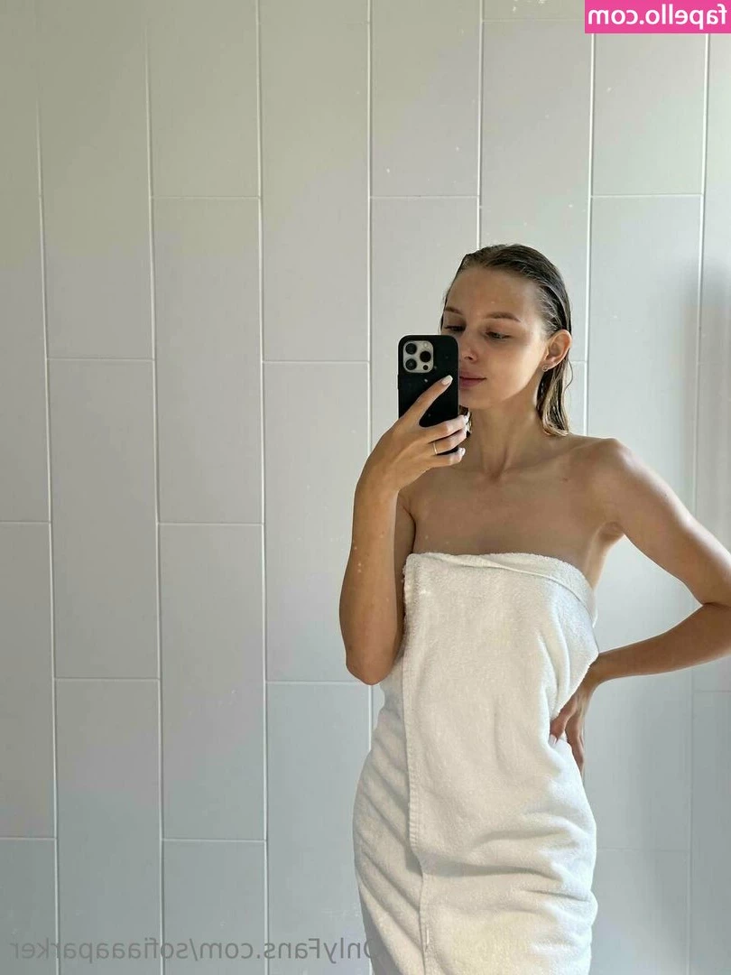 sofiaaaparker - If you wanna swear on live games, type "fkn" I don't think they get