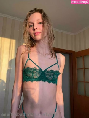 sofiaaaparker - Good afternoon my love  do you want to see me take it off  Call me