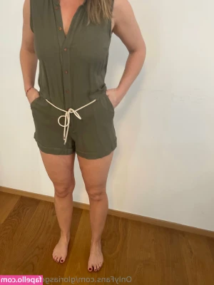 gloriasgeheimnisse - 360 view of my wholeeee body 🤤what more could a dick want😅