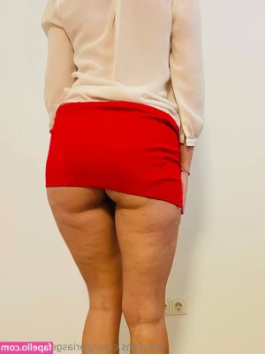 gloriasgeheimnisse - I’ve been naughty this year but you can still buy my a Christmas