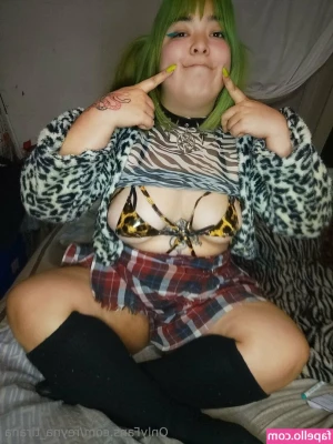 reyna_tirana [ reyna-tirana ] - Booty and Soles