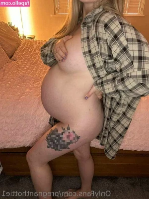 Ukmumof2 - Did you order Pizza or Pussy?