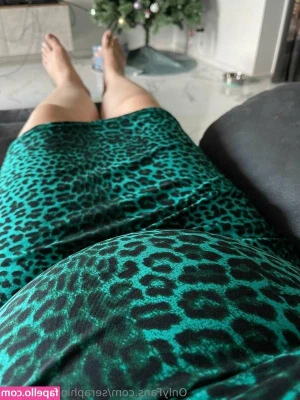 Seraphina Storm [ seraphina-storm ] - Finger