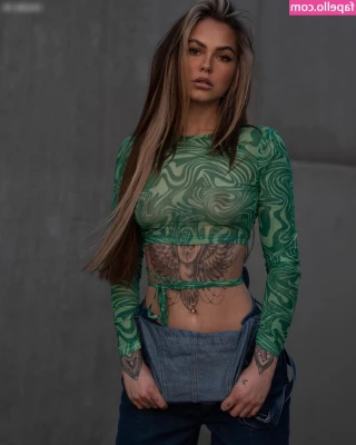 Tizeax - If you haven t met my friend  amaliax666 -- well  you probably should