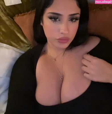Natalie [ natalie-7 ] - Clapping my phat ass cheeks for you 😘