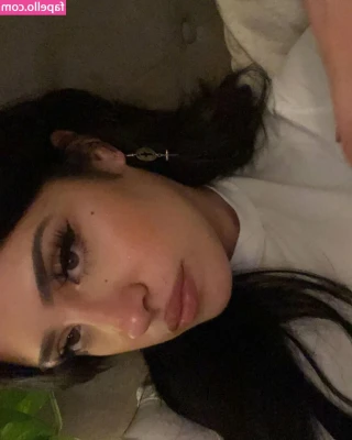 Natalie [ natalie-7 ] - Posing like a goood girl for you