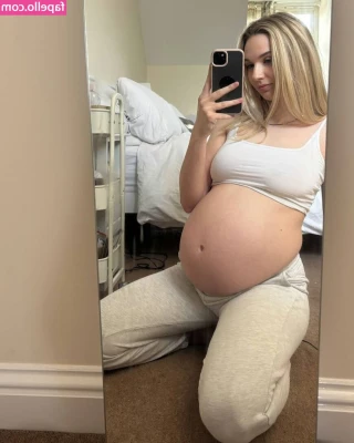 English Ella Faith [ english-ella-faith ] - Mamma hard @ Work