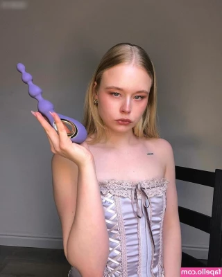 Marieejoan - Those slender legs  juicy tits and tight ass can drive you crazy  I