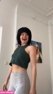 Marieejoan - I want you to stop and stare as I get dressed in the morning