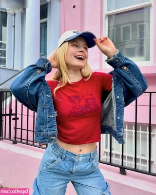 Marieejoan - Are you a tits or ass kinda guy