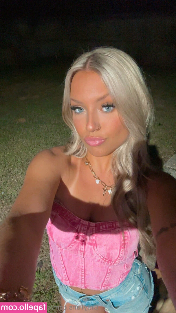 Caroline Colston [ caroline-colston ] - Stroked off by a very hairy boy 🤤