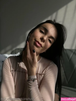 emilly_free [ emilly-free ] - MY LIVE will be at 6pm pst on 4/3, no longer at 5pm pst.  Who is