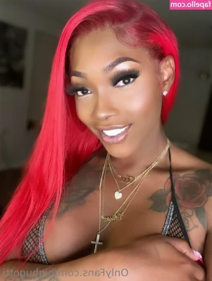 bigbugotti - I can see your eyes on my ass, the longer you look, the closer it is