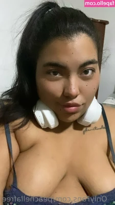 peachellafree - I always have fun in Walmart 😂 who knows I may appear in your