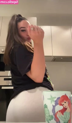 Abbie Whelan [ abbie-whelan ] - Doesn t seem like it s too late yet for a welcome to my profile   So 