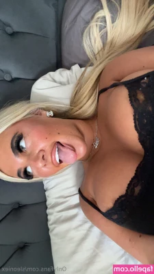sleoniex - Watch me use my vibrator and have multiple leg shaking orgasms
