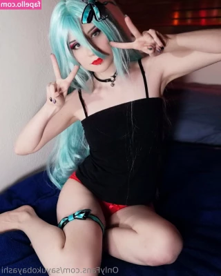 sayukobayashi - Spot the white bit