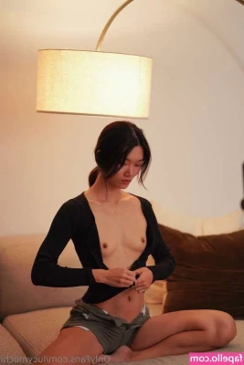 Lucy Mochi [ lucy-mochi-3 ] - Mmmm