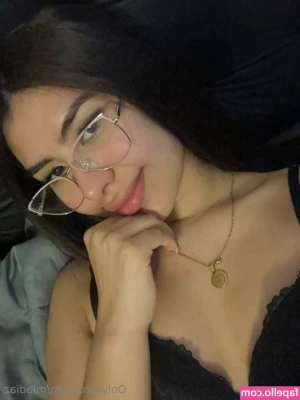 miadiaz - Come suck on my titties for me