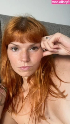 Darcie_Louise_Model [ darcie-louise-model ] - Lazy Sunday with my sexy boyfriend  He can t get enough of his daddy
