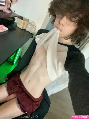 bbyk0da - Happy valentines day  Dm me for more if you pay extra