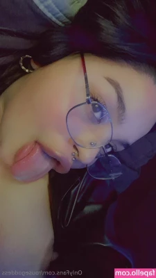 rousegoddess - I love spitting on my titties and playing with them