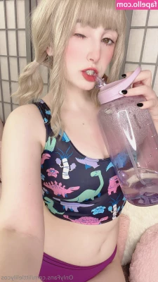 littlelilycos - Limpiando la casa papi me ayudas