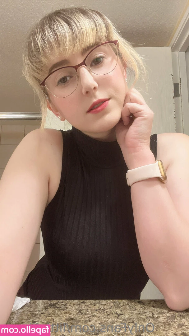 littlelilycos - I feel very horny when I listen this music 🔥