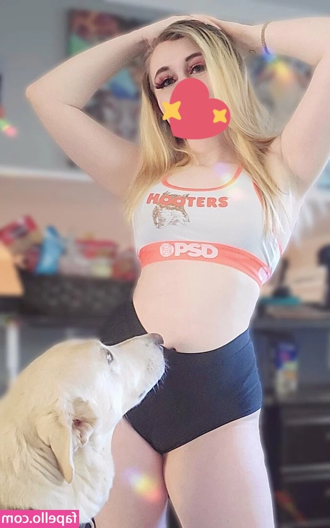 Freya Amari [ freya-amari ] - TIP $25 to see the video. FJ in my lace panties, cum shot on soles :)