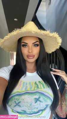 onlyfans_deutschland [ onlyfans-deutschland ] - los adoras  te mueres por lamerlos  por sentir el poder  la fuerza de
