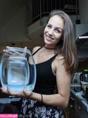 marywet_freechannel [ marywet-freechannel-1 ] - About to go live tune in babies