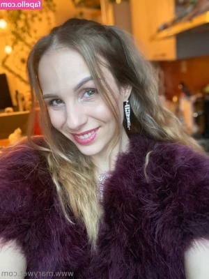 marywet_freechannel [ marywet-freechannel-1 ] - How nice would it be for you to be my footstool and let me place my