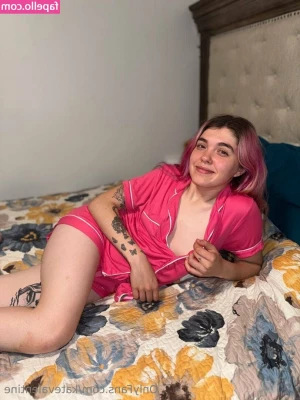 katevalentine - let s keep it short n sweet  like me