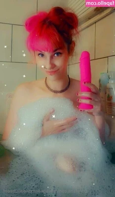 savagedemondollsfreeof - Sitting under a picnic shelter and playing with my dick while people